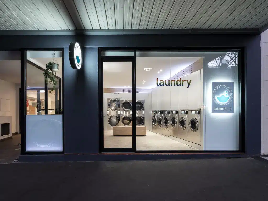 Laundromat Pott's Point, located near Kings Cross station. Sydney's best laundromat.